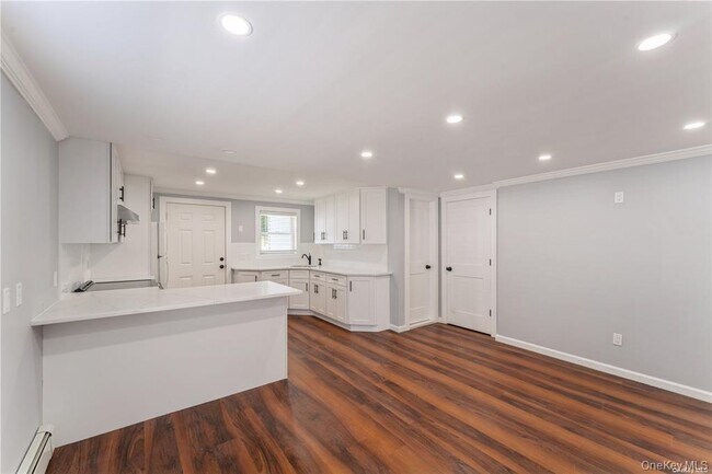 Building Photo - 5 Carlton Ave