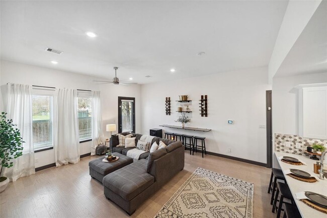 Building Photo - 4445 Whitney Oak Ln