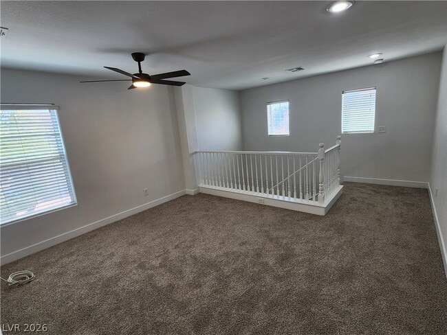 Building Photo - 138 E Cosmos Ct