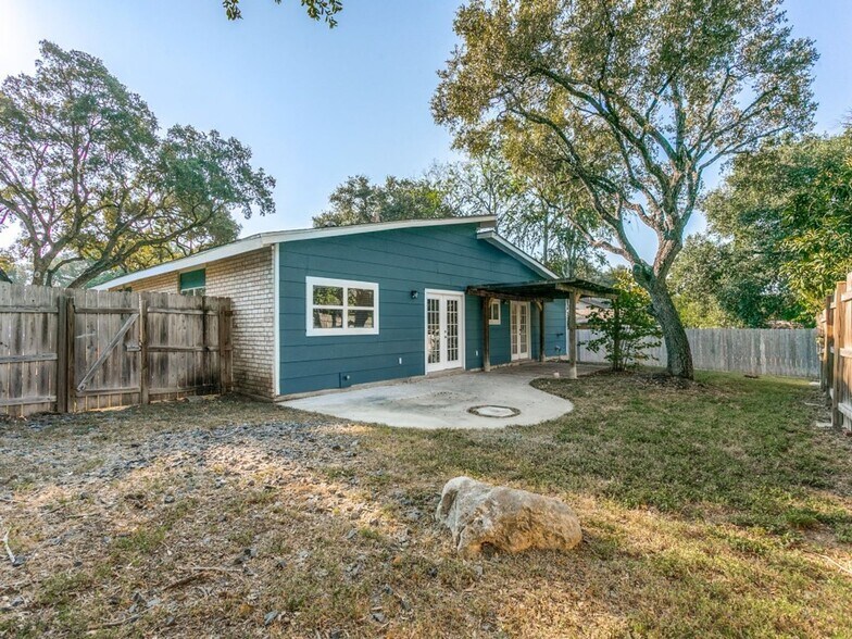 Building Photo - 12411 Ln Lira St