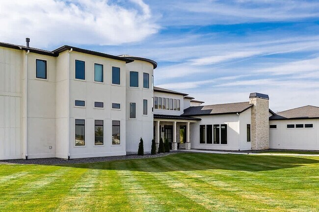 Building Photo - 12401 Rivendell Ct