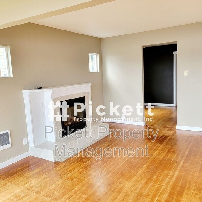 Building Photo - 2821 Erlands Beach Loop NW