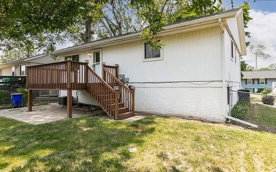 Building Photo - 6812 Inwood Ln NE
