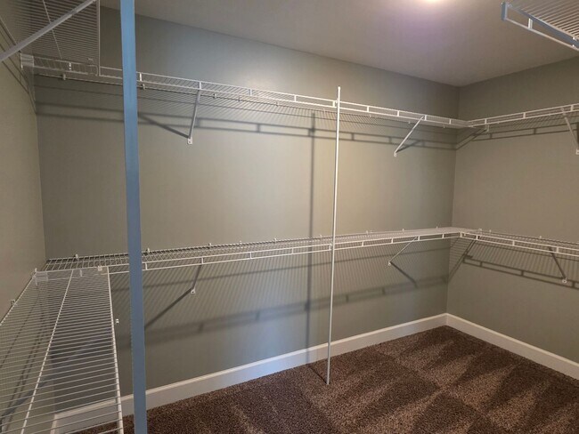 Building Photo - Belmont Glen! Community Amenities! 4 bedrooms, 2.5 baths. Extended cover patio. RV parking. Addit...