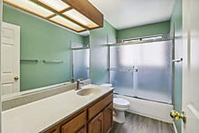 Building Photo - Beautiful 3 Bedroom Home-$750.00 Off 1st M...