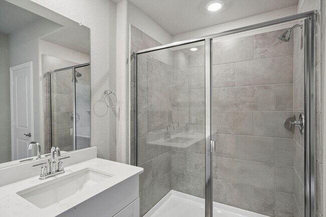 Building Photo - 2116 Gustavus Dr