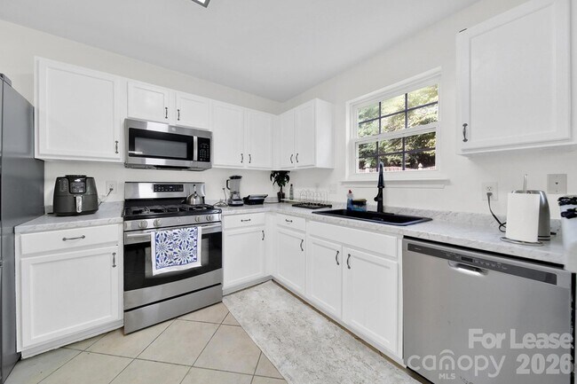 Building Photo - 10541 Haddington Dr