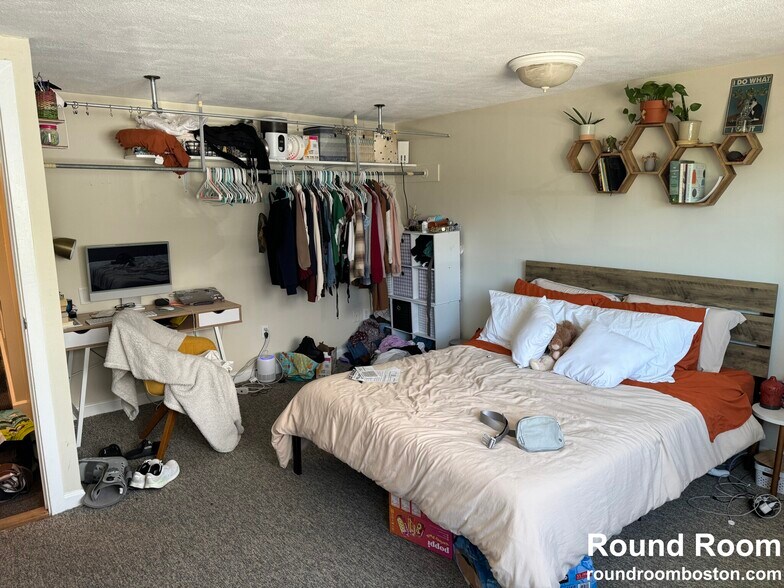 Building Photo - 137 Glenville Ave