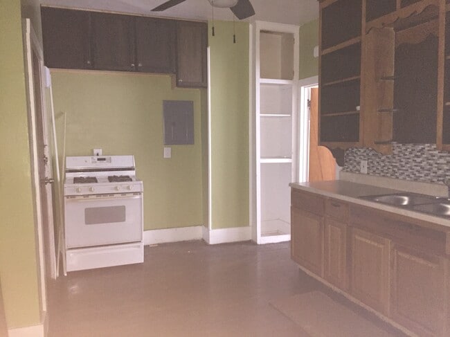 Building Photo - 314 1st Ave