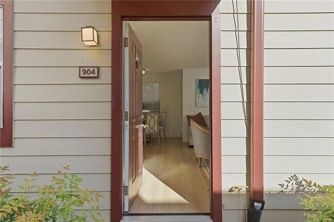 Building Photo - 904 Wentworth Ct