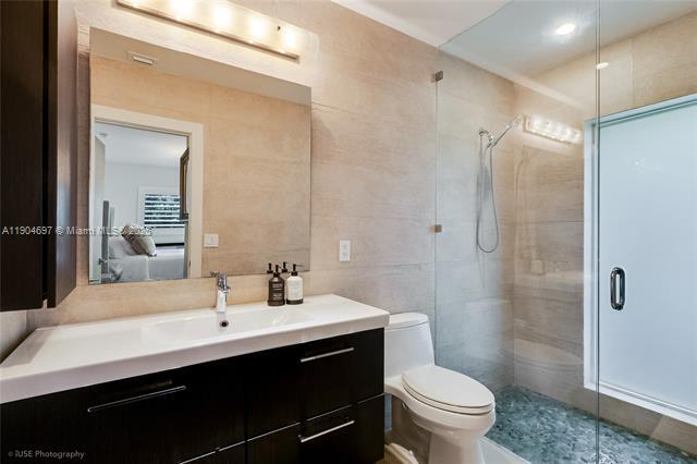 Building Photo - 1545 Siena Ave