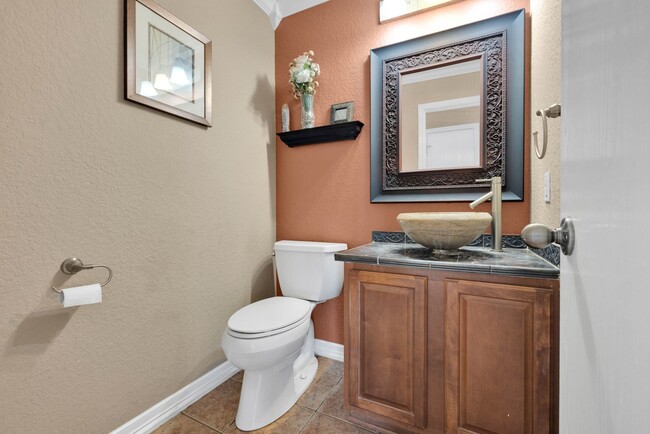 Building Photo - Stylish 3-Bedroom Home with Expansive Pati...