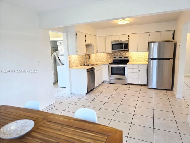 Building Photo - 2111 N 26th Ave
