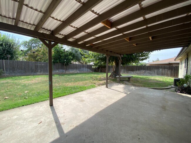 Building Photo - 2609 W Griffith Way
