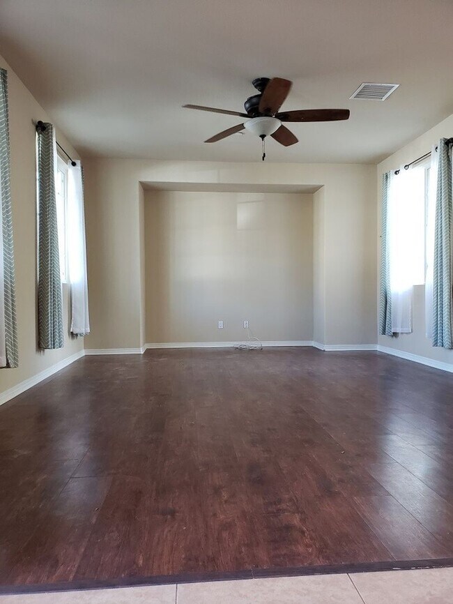 Building Photo - 3+2.5 Single Family Home at Riverpark