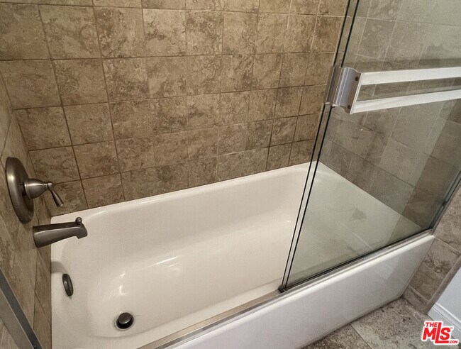 Building Photo - 6000 Canterbury Dr