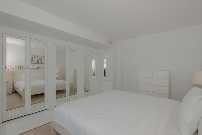 Building Photo - 2301 Collins Ave