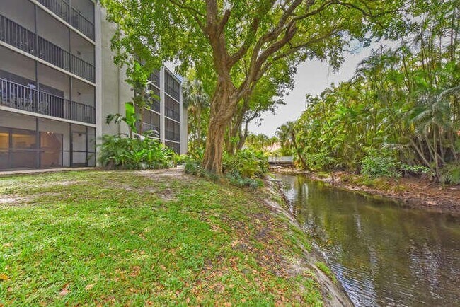 Building Photo - 1605 S US Hwy 1