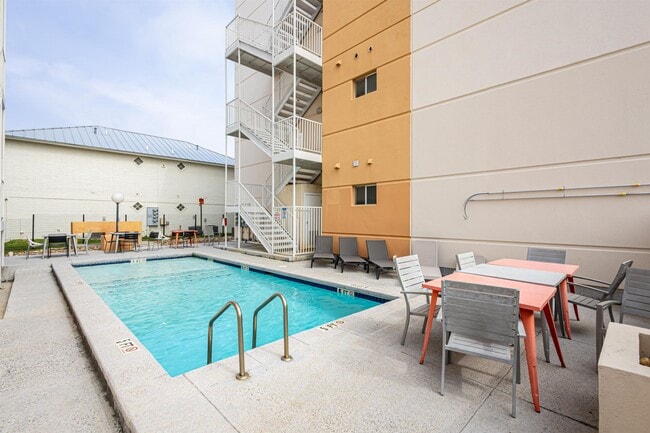 Building Photo - 502 Shiloh Dr