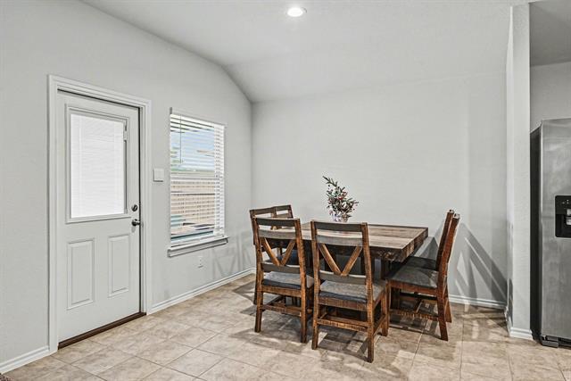 Building Photo - 513 Bronze Cir W