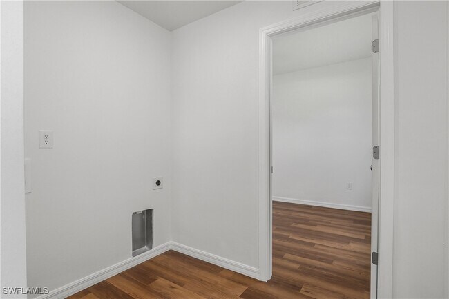 Building Photo - 3835 Lora St