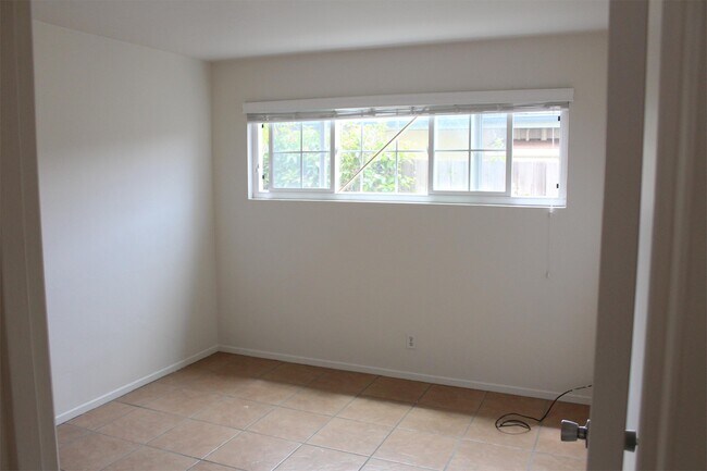 Building Photo - 6657 Sueno Rd