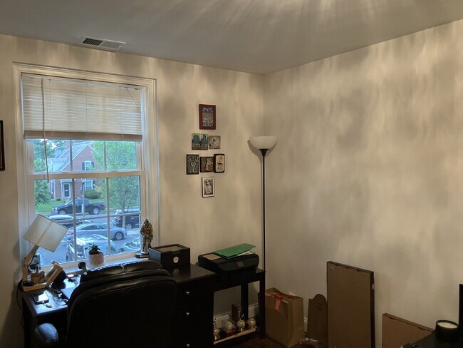 Building Photo - "Stylish 2-Bed 2-level Condo with Granite ...