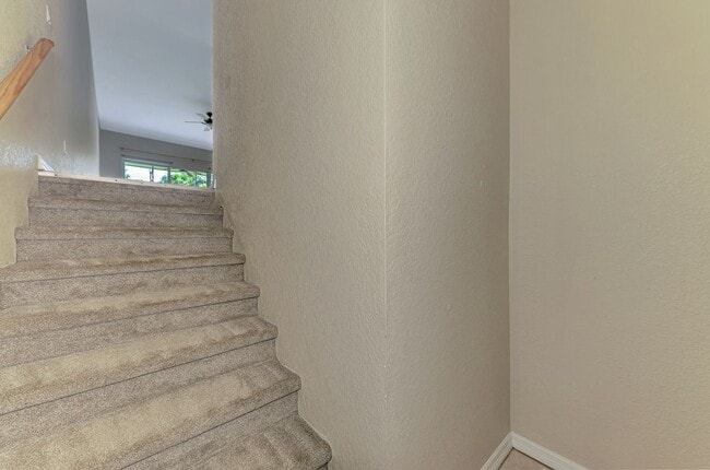 Building Photo - Beautiful 3/2 in Tara Community
