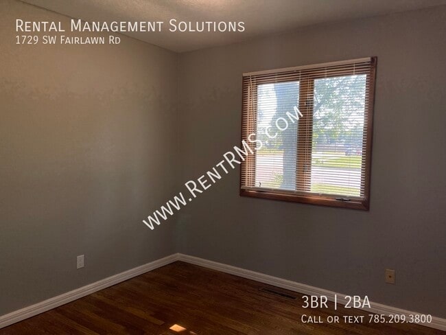 Building Photo - 1729 SW Fairlawn Rd