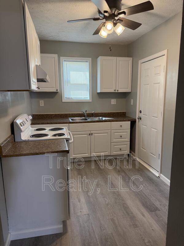 Building Photo - 521 S Wayne Ave