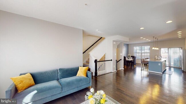 Building Photo - 2517 Francis Ln