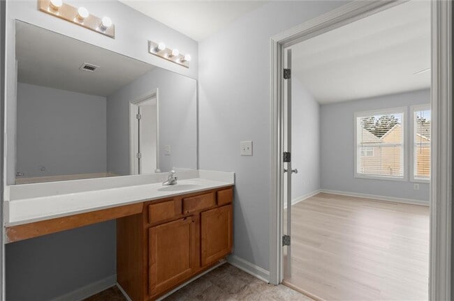 Building Photo - 1947 Lakeshore Overlook Cir NW