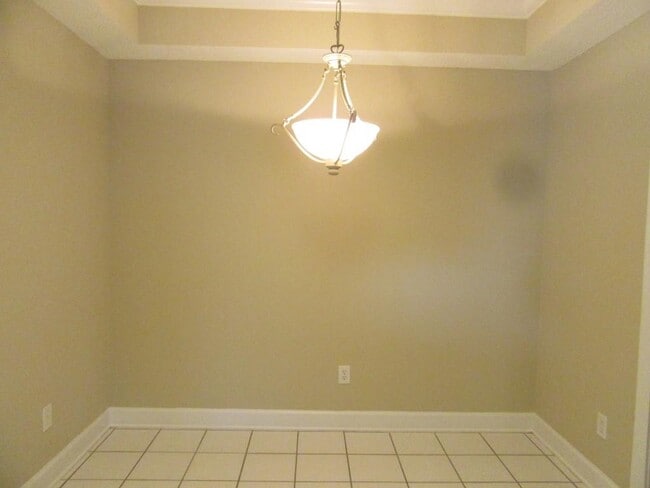 Building Photo - 2241 Waterview Dr