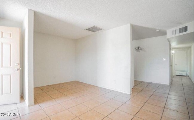 Building Photo - 511 N Brown Ave
