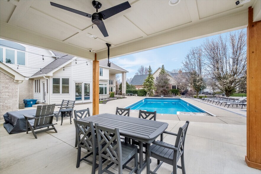 Building Photo - 13621 Singletree Ct
