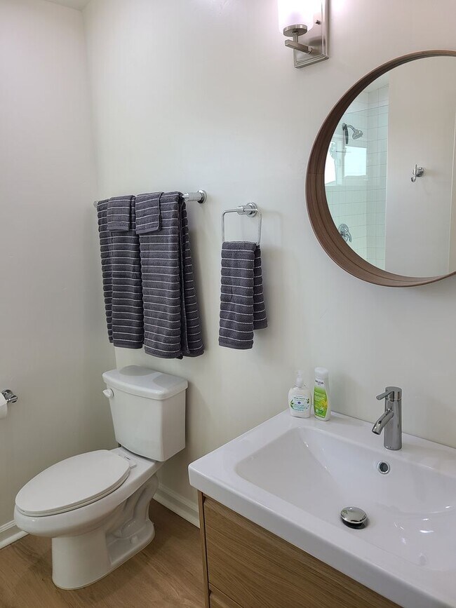 Building Photo - New built and fully furnished 2 bed 2. 5 baths in Point Loma