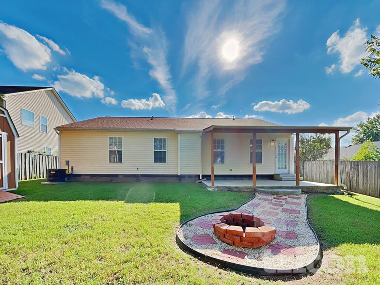 Building Photo - 5877 Culloden Ct