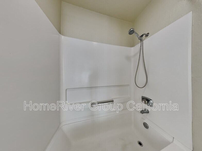 Building Photo - 1019 Dornajo Way