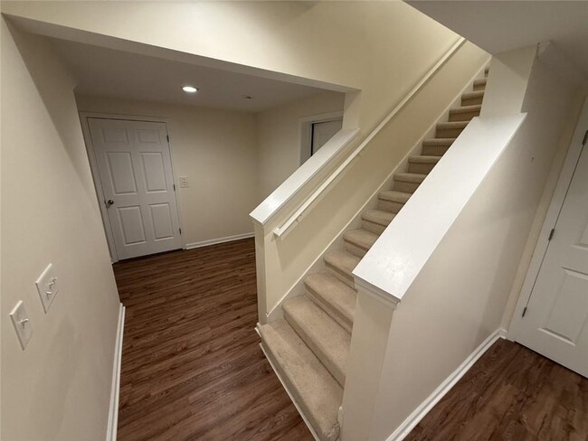 Building Photo - 5730 Devonshire Way