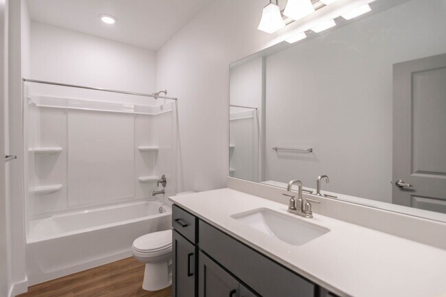 Building Photo - Gorgeous 3-Bed Grant Model in Vista View, ...