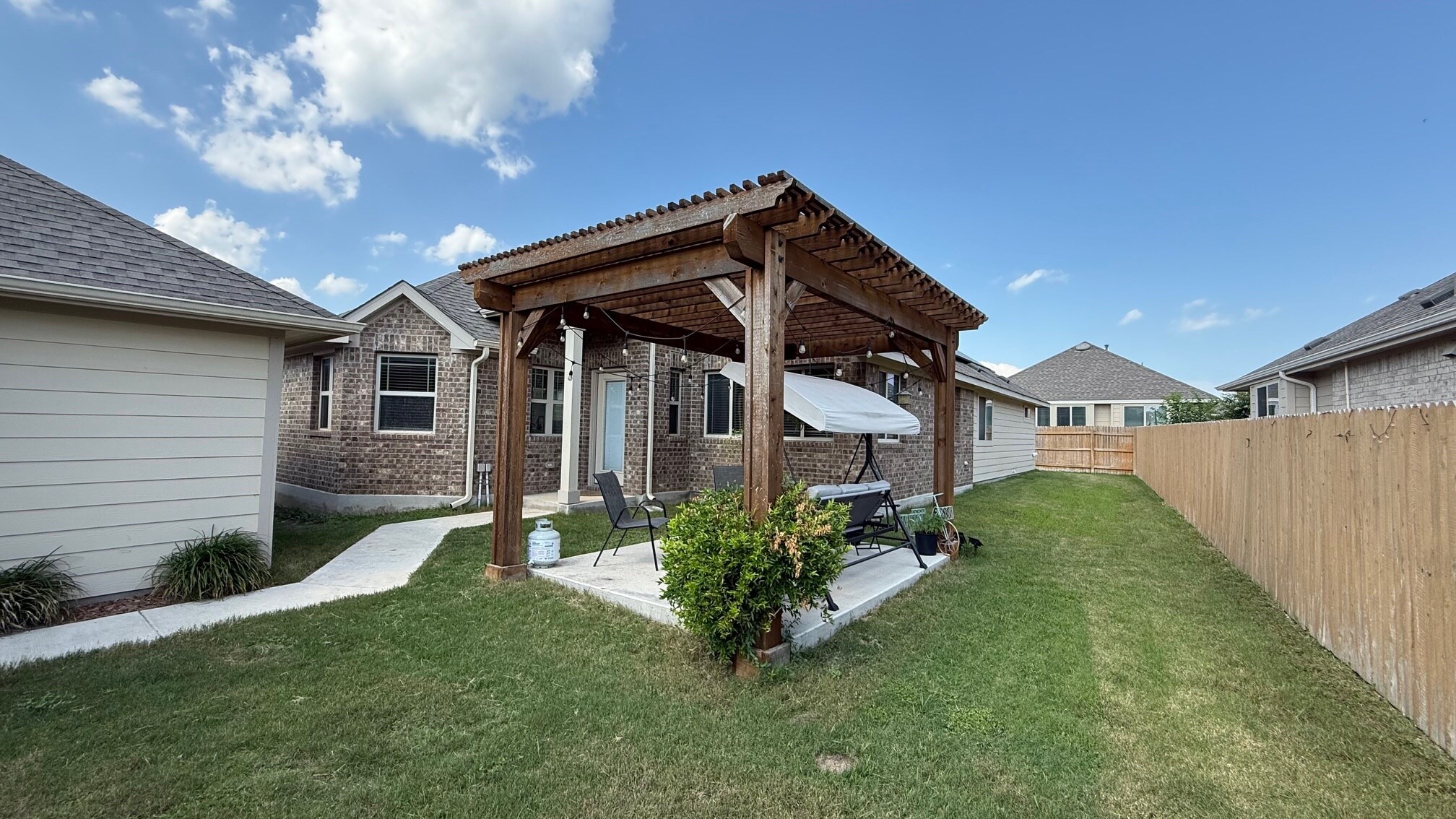 Building Photo - 417 Arabian Colt Dr