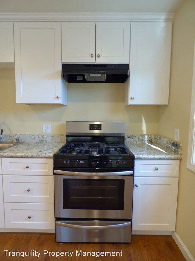 Building Photo - 1 br, 1 bath House - 2633 E Street