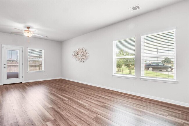 Building Photo - 1850 Settlers Glen Dr