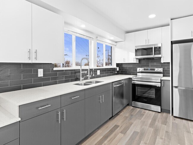 Building Photo - 26 W Girard Ave