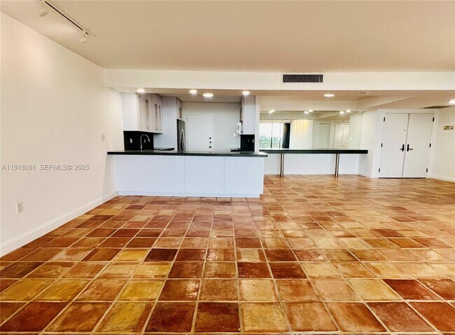 Building Photo - 1 Grove Isle Dr