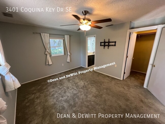 Building Photo - 3401 Coquina Key Dr SE
