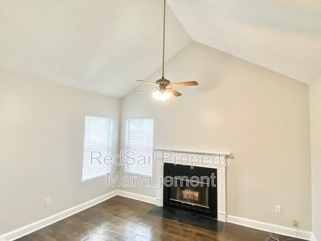 Building Photo - 710 Prince Ct