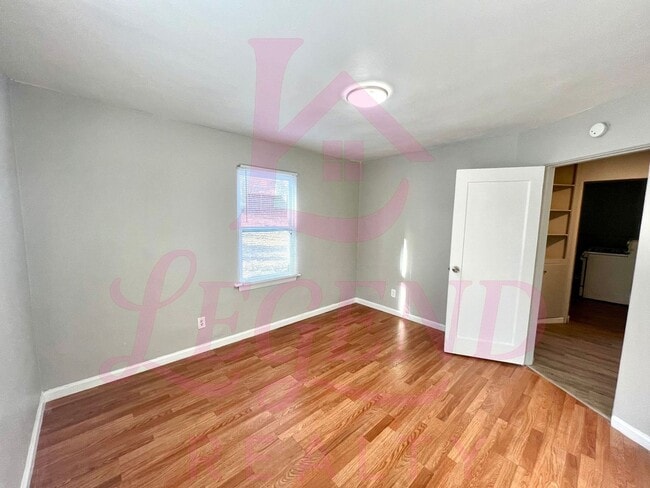 Building Photo - Adorable 3 Bedroom 1 Bathroom Home!
