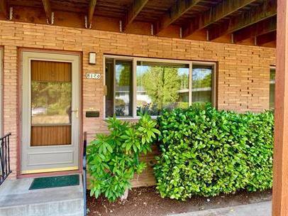Primary Photo - Large Clean Open Hillsdale apartment, Big ...