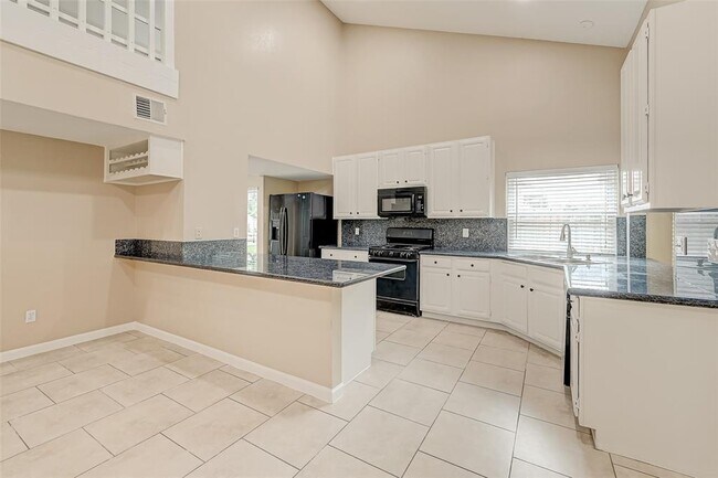 Building Photo - 2302 Brook View Ln